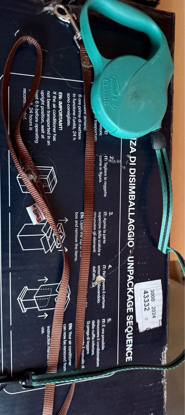 Vari accessori per cani