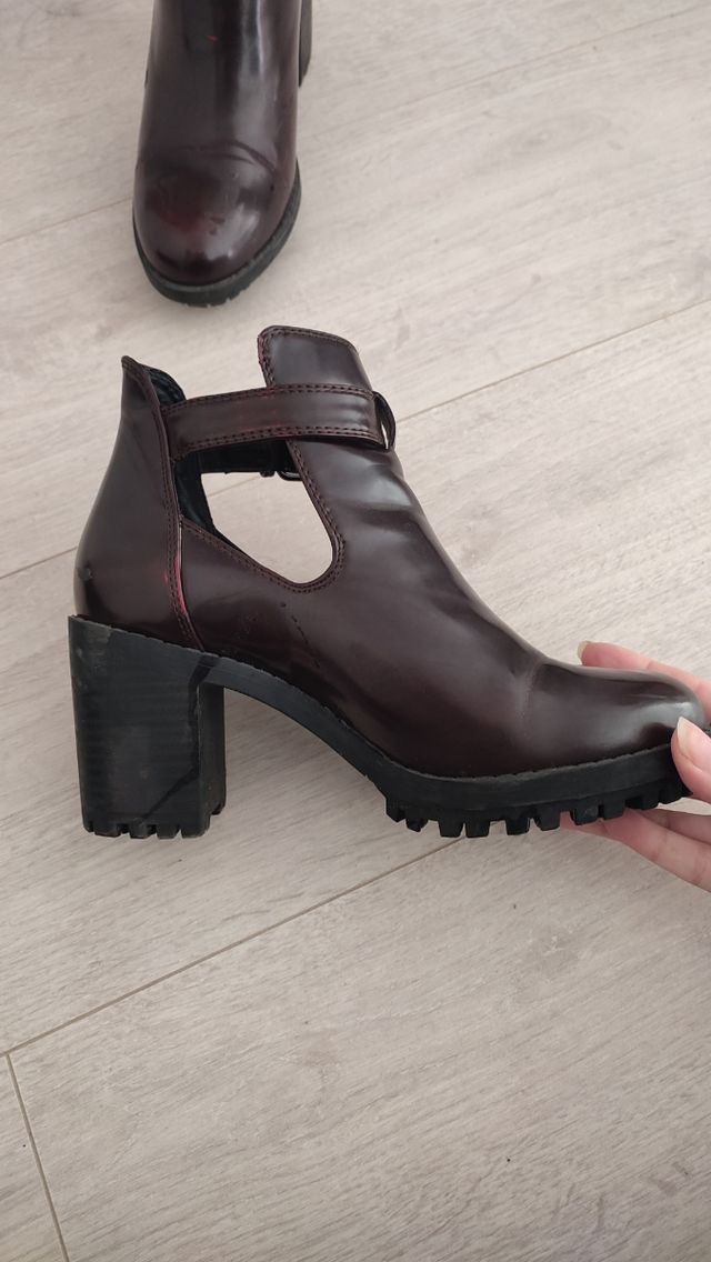 Botines granates Zara