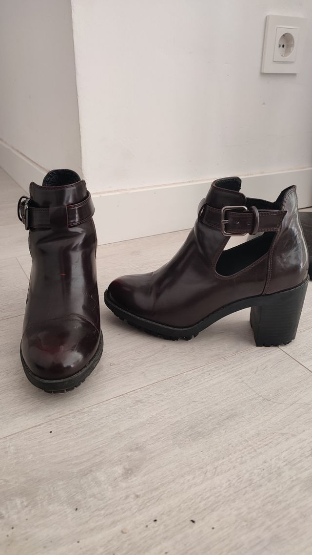 Botines granates Zara