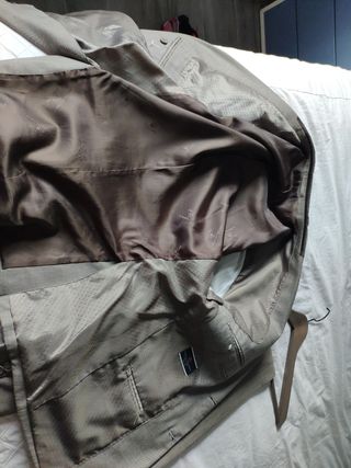 Traje gris marca Pascal Morabito