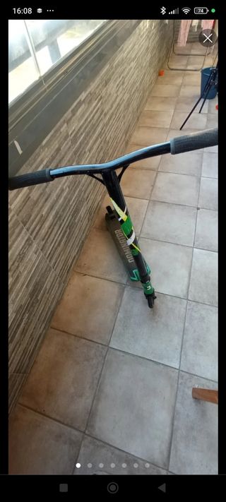 Scooter dominator