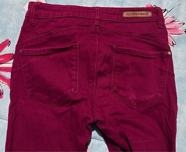 Pantalón burdeos lefties