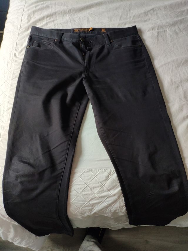 Pantalón de vestir marca Bendorff