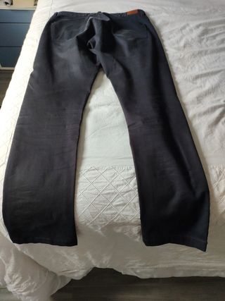 Pantalón de vestir marca Bendorff