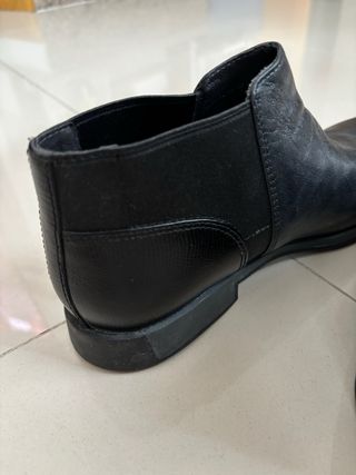 Botines negros cuero / Camper