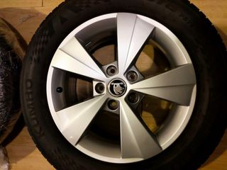 LLANTAS CON NEUMÁTICOS ORIGINALES SKODA