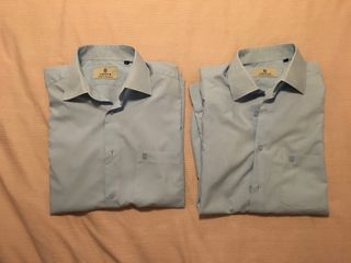 Lote de 2 camisas de manga larga.