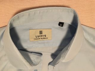 Lote de 2 camisas de manga larga.