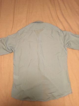 Lote de 2 camisas de manga larga.