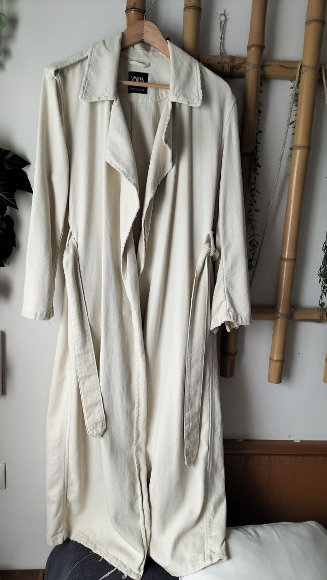Gabardina larga de Zara