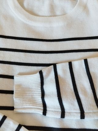 Jersey blanco y negro de rayas