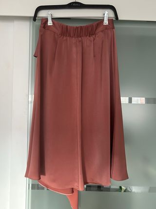 Falda satinada midi rosa zara