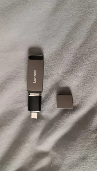 Pendrive Lenovo USB 2 TB con conector