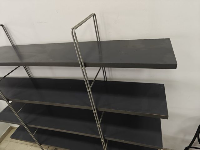 Estanteria Enetri de Ikea en metal y color