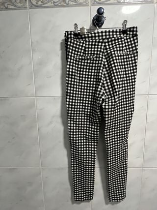 Pantalones Stradivarius talla 38 . Hago envíos
