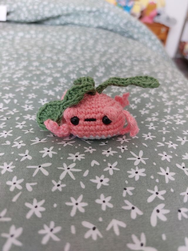 Piccola rana barbabietola amigurumi