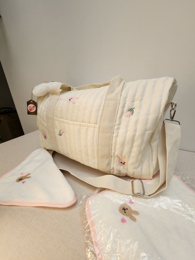 Amplio Bolso conejo más toallitas más regalo!!