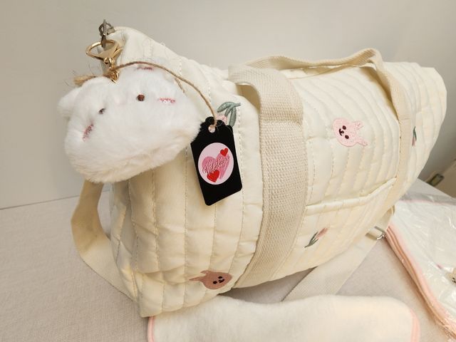 Amplio Bolso conejo más toallitas más regalo!!