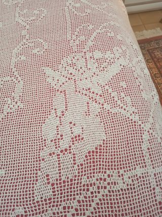 Colcha de crochet hecha amano con ángeles