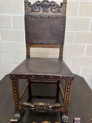 ANTIGUA MESA Y SILLAS DE COMEDOR EN ROBLE