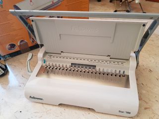 Rilegatrice professionale Fellowes con spirali