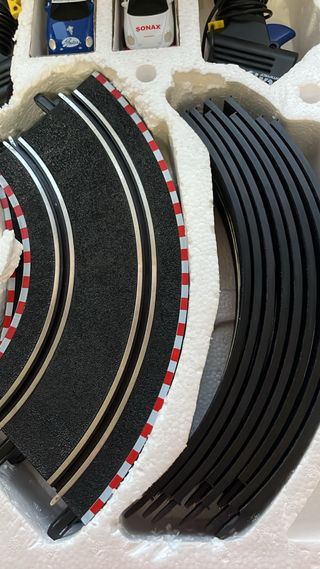 Scalextric COMPACT 1:43 LOOPINATOR