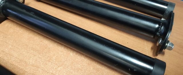 Piedi per letto in metallo