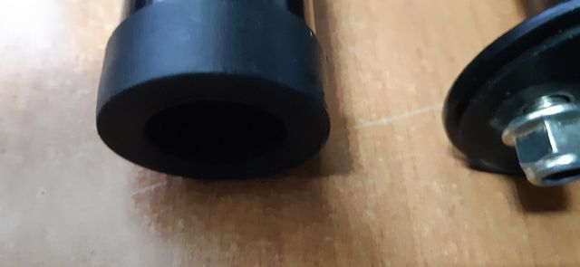 Piedi per letto in metallo