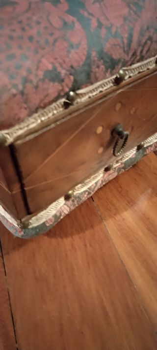 Scatola imbottita per sarte vintage 800