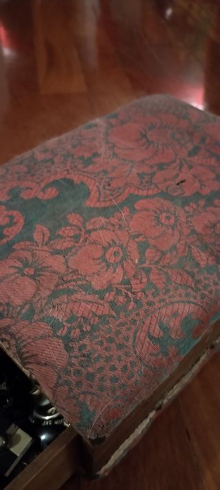 Scatola imbottita per sarte vintage 800