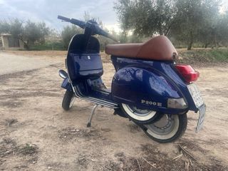 Vespa p200E