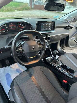 Peugeot 208 2022