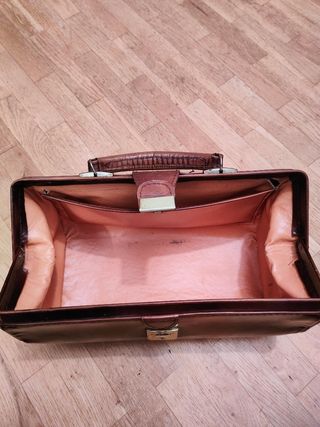Maletín antiguo de médico