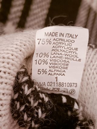 Poncho da donna bianco e nero collo alto