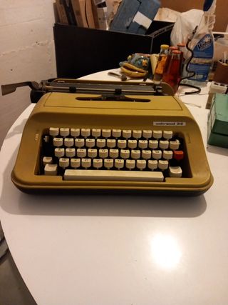 Macchina da scrivere underwood 319