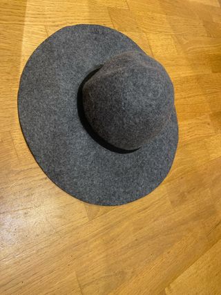 Sombrero gris de lana