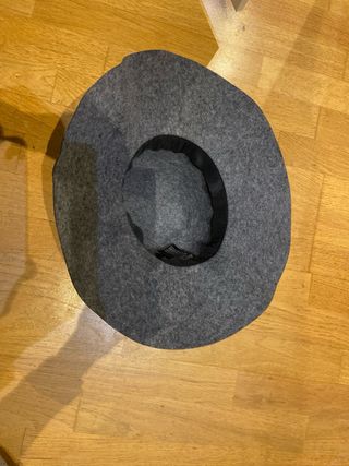 Sombrero gris de lana