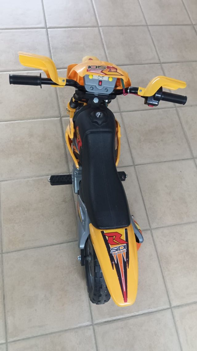 Moto infantil a batería 6V