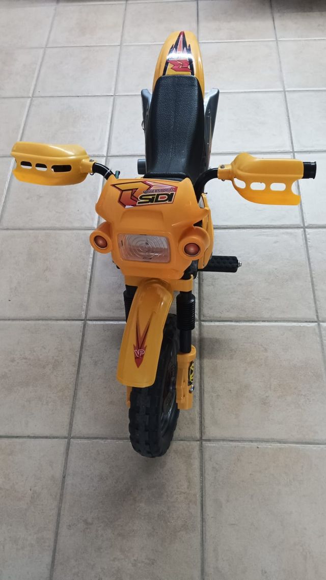 Moto infantil a batería 6V