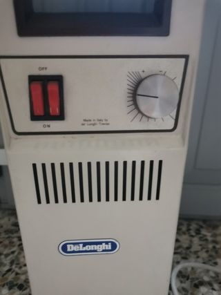 Termosifone elettrico marca De Longhi