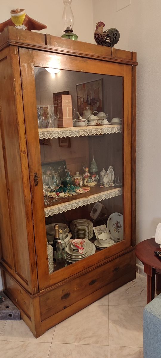 Preziosa vetrina in massello primi 900