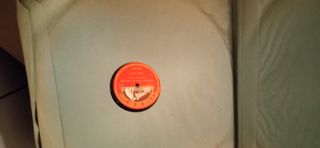 Álbum con 12 discos de pizarra.