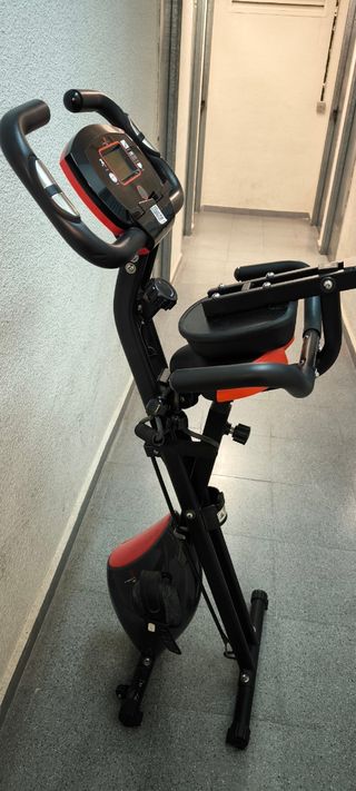 Bicicleta estática seminueva plegable 