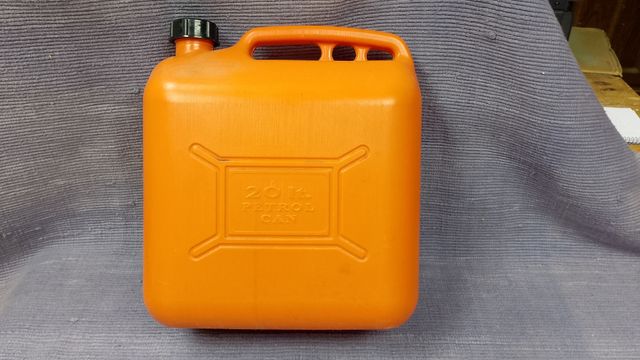 Bidón de combustible 