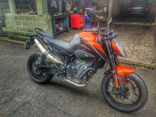 Ktm duke 890