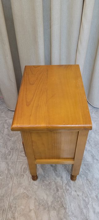 Mesilla de noche pino barnizado