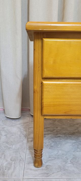 Mesilla de noche pino barnizado