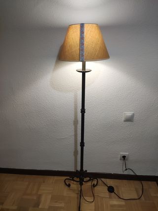 Lampara de pie