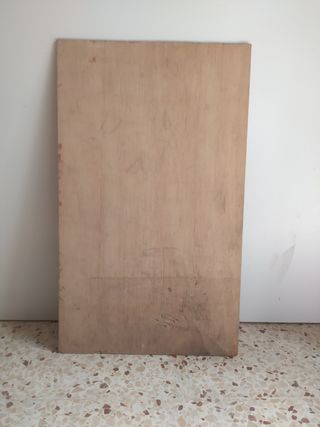 Tablón pintado a mano