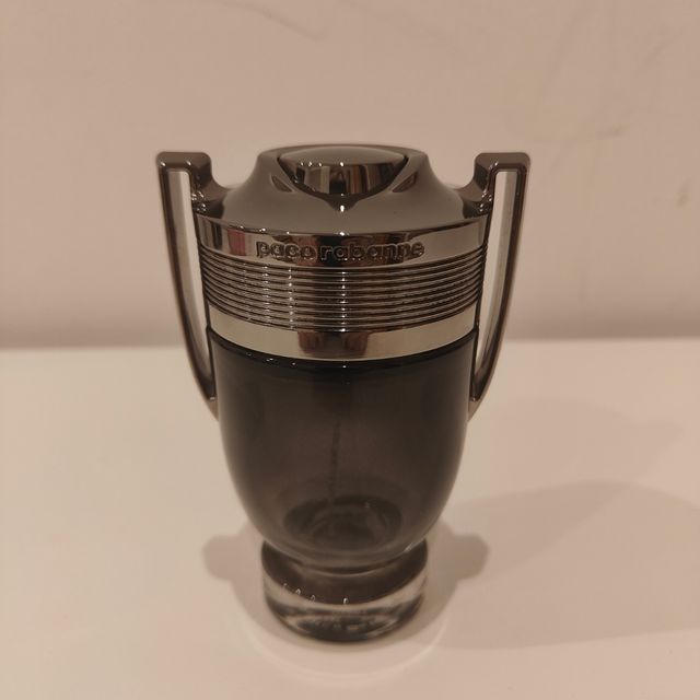 Frasco vacío Invictus Paco Rabanne